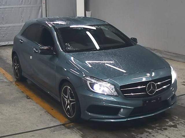 323 MERCEDES BENZ A CLASS 176042 2015 г. (ZIP Tokyo)